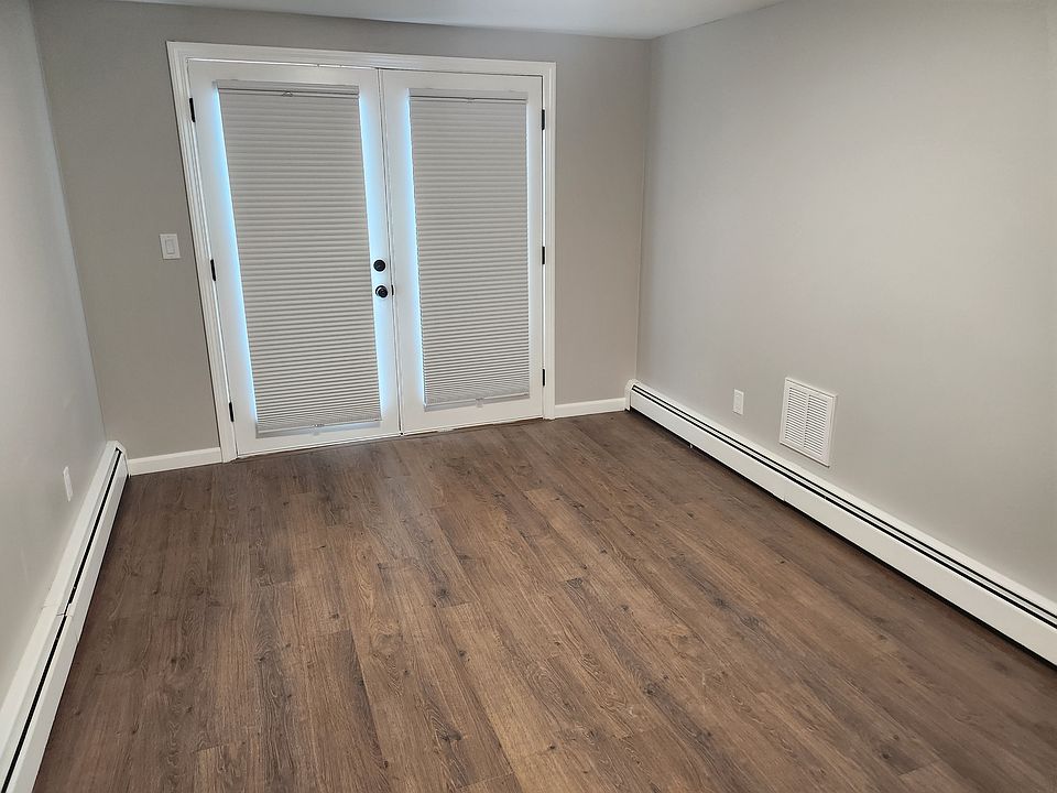 2nd image of 1363 Mineral Spring Ave
