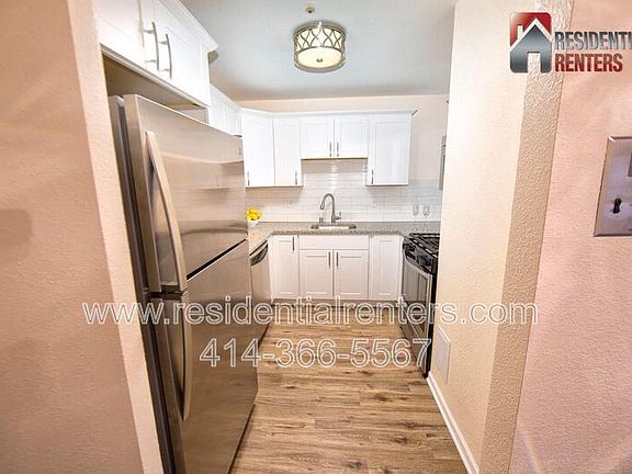 5th image of 4000 W Rivers Edge Cir Unit 25