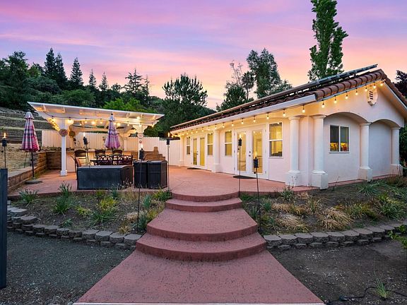 3rd image of 1190 Llagas Rd