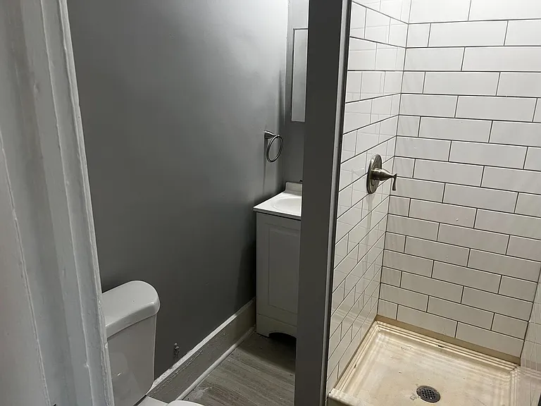 240 Elm St — Photo 6