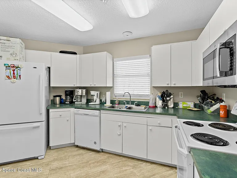601 Shorewood Dr #G505 — Photo 55