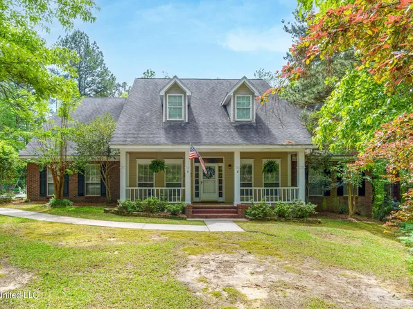 528 Longleaf Dr, Petal, MS 39465