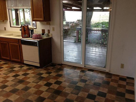 Sliding door to back porch