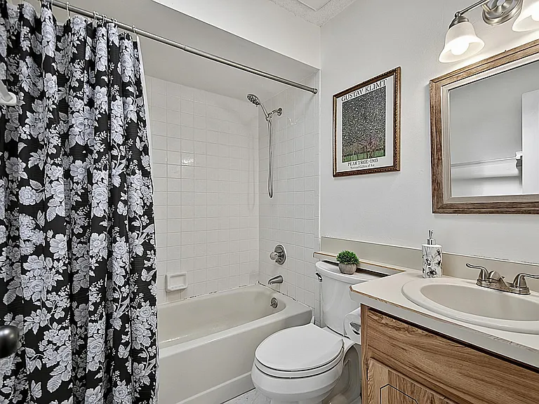 4 Zanzibar Balsan Ct — Photo 16