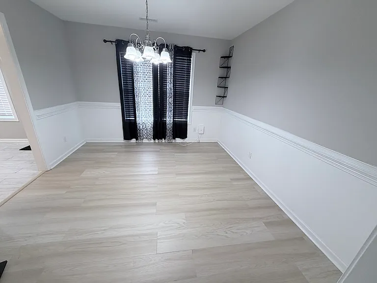 154 Saint George Dr — Photo 3