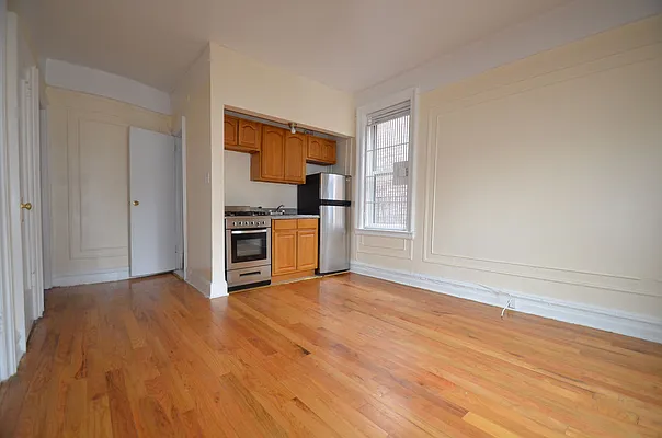 Rented by CITY SKYLINE REALTY INC | media 8