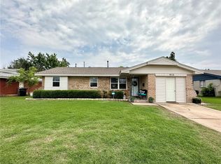 912 W Main St, Moore, OK 73160