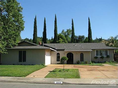 Attractive Home in desirable Rocklin....
