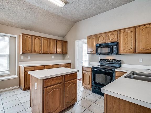 2nd image of 2606 Crosslands Dr