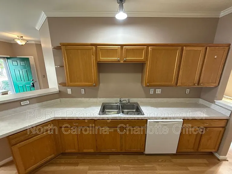 17811 Delmas Dr — Photo 11