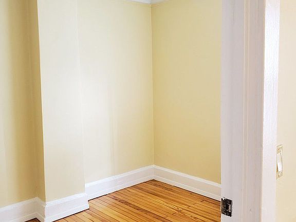 2nd image of 3342 29th St APT 1