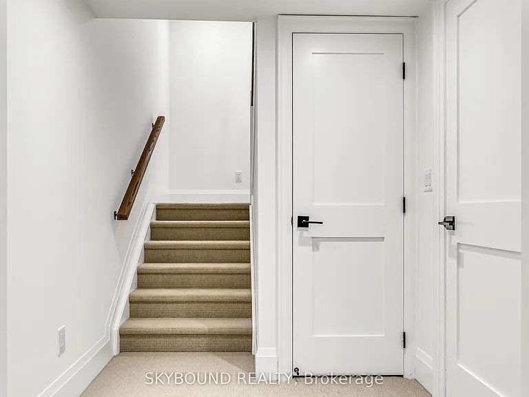 323 Mortimer Ave #B — Photo 30