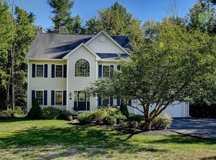 20 Pierce St, Pepperell, MA 01463