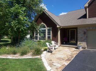 3317 Royal Woods Dr, Crystal Lake, IL 60014