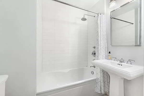 Rented by Douglas Elliman | media 15