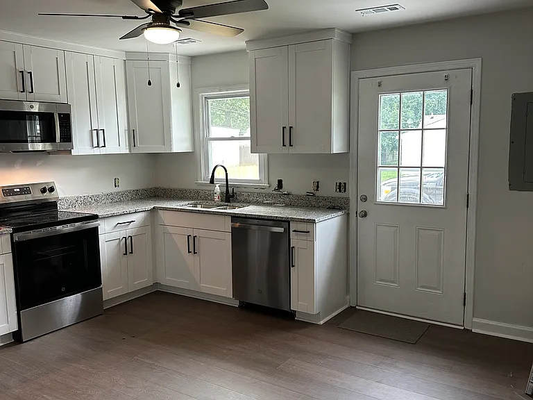 344 Hurdle Dr — Photo 5