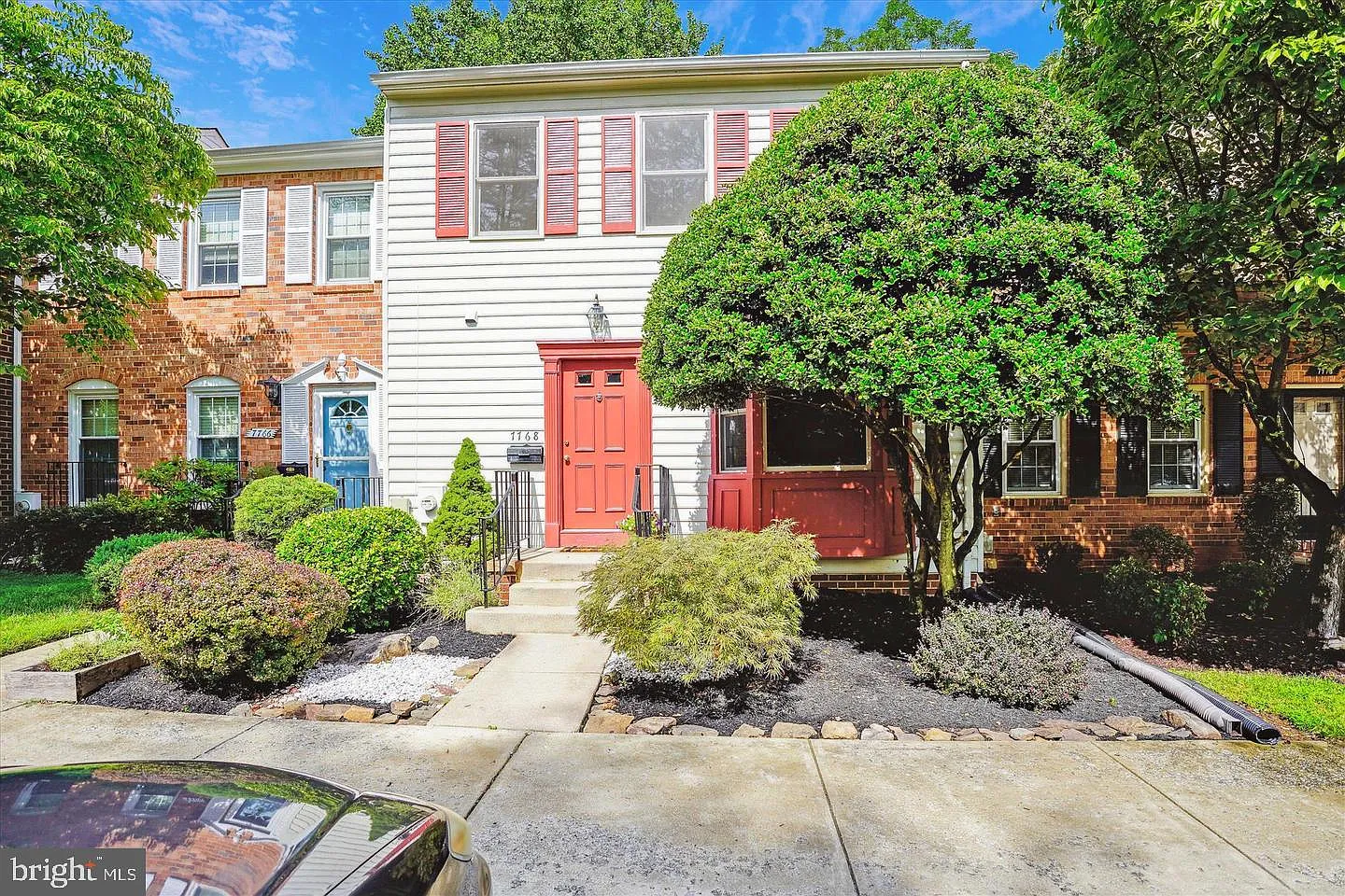 3 bed, 4.0 bath, 1890 sqft, $4,000 — Photo 1