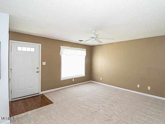 3rd image of 4744 Honeysuckle Lane