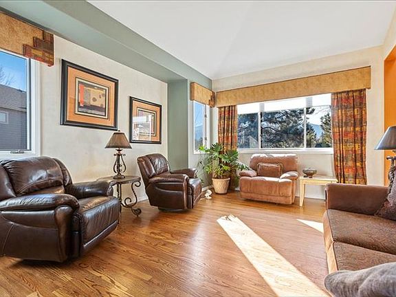 Living Room, Vaulted