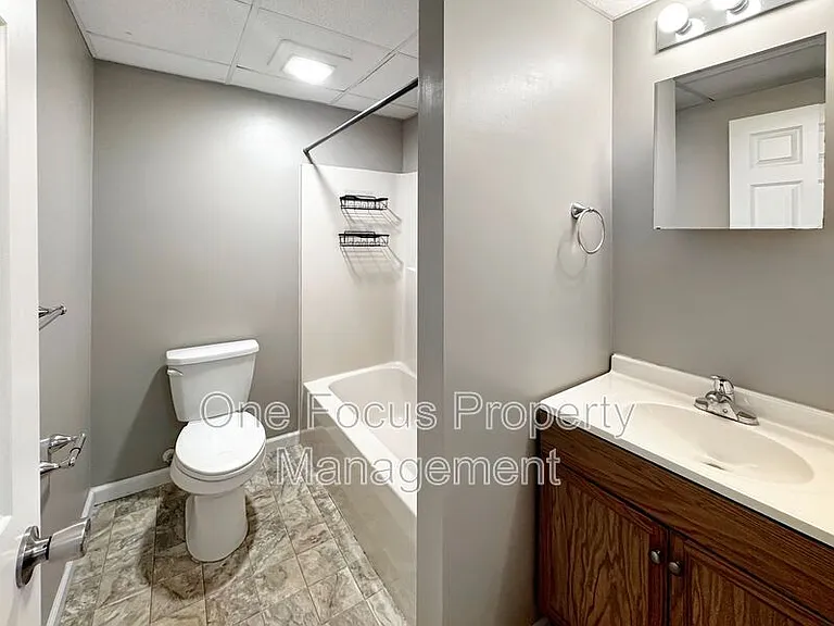 476 W Main St — Photo 5
