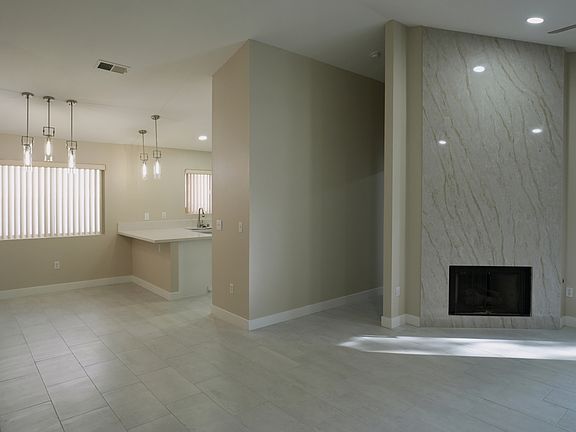 4th image of 8221 James Grayson Dr