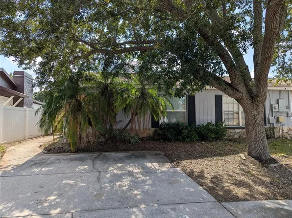 1209 Mohrlake Dr, Brandon, FL 33511
