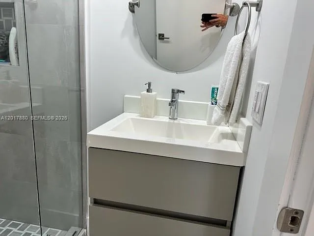 5401 Collins Ave #128 — Photo 25