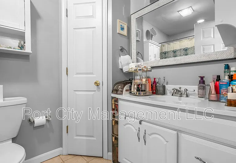 710 S East Ave — Photo 14