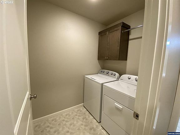 2nd image of 1543 SE Barberry Ave