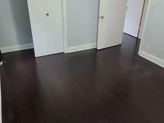 3rd image of 207 Montfort Dr