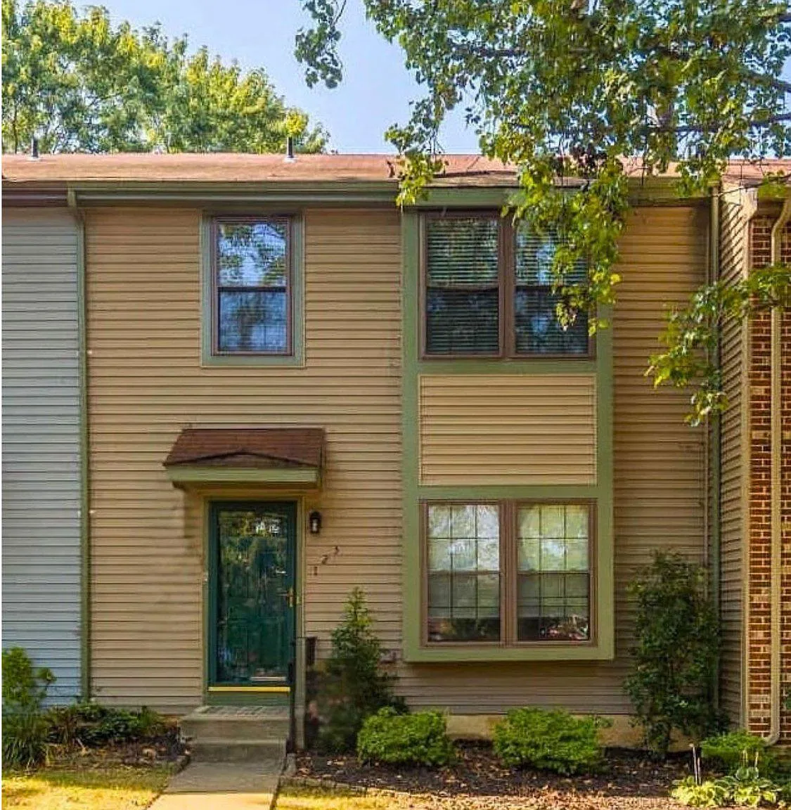 2 bed, 2.5 bath, 2264 sqft, $3,000 — Photo 1