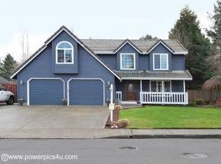 568 NE Goldie Dr, Hillsboro, OR