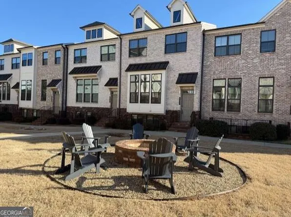 425 Fairview Cir, Roswell, GA 30076