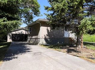1142 E Coleman Ave, Pincher Creek, AB T0K1W0