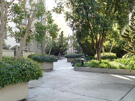 5th image of 900 Bush St APT 809