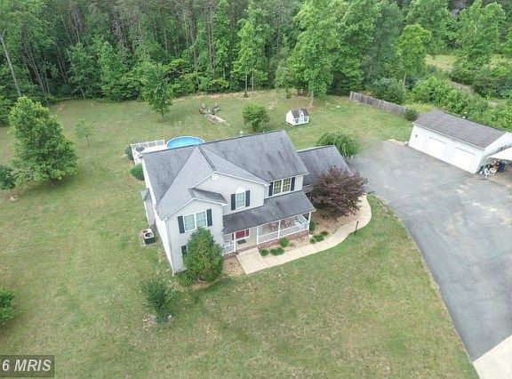4th image of 68 Marjorie Ln