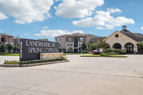 Landmark at Spring Cypress Photo 1