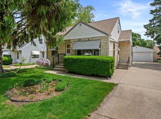 1126 S 95th St, West Allis, WI 53214
