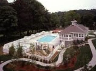 1 Pond View Ln, Ossining, NY 10562