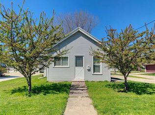 608 7th Ave, Belle Plaine, IA 52208
