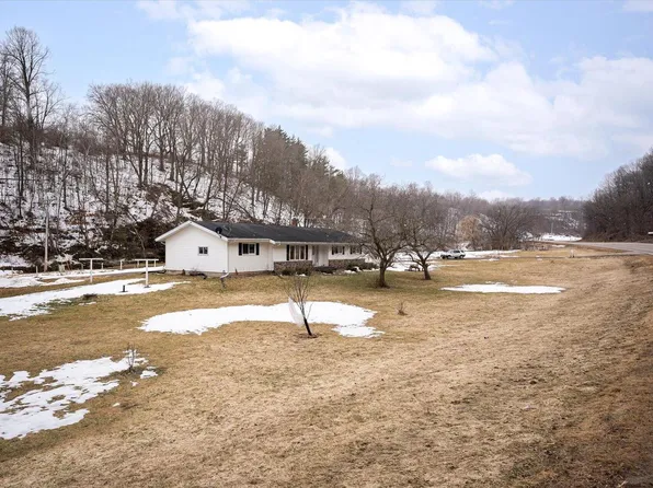 12817 State Highway 33, Cashton, WI 54619