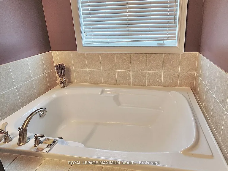 9 Flook Ln — Photo 20