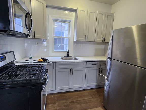 4th image of 10649 Princeton St Floor 2