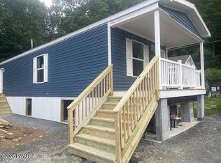 112 Crawford Park Rd, Milford, PA 18337