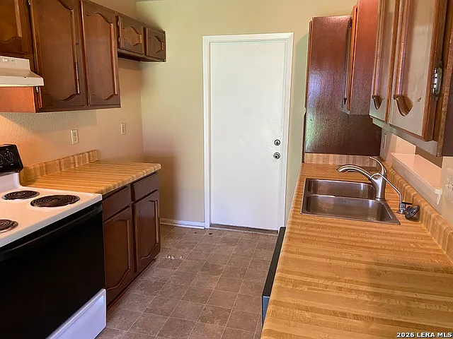 2306 Frontier Trl — Photo 10