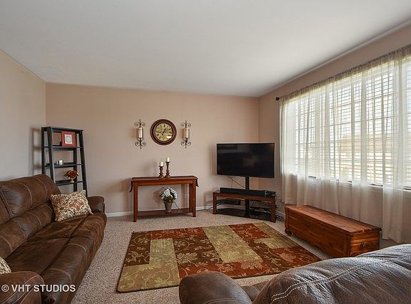 5th image of 1016 Misty Brook Ln
