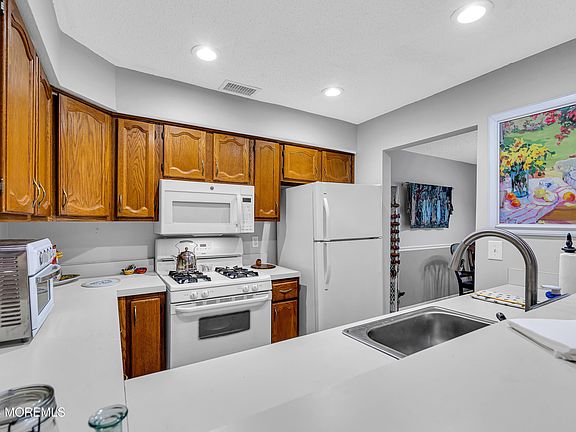 3rd image of 1318 Waters Edge Drive
