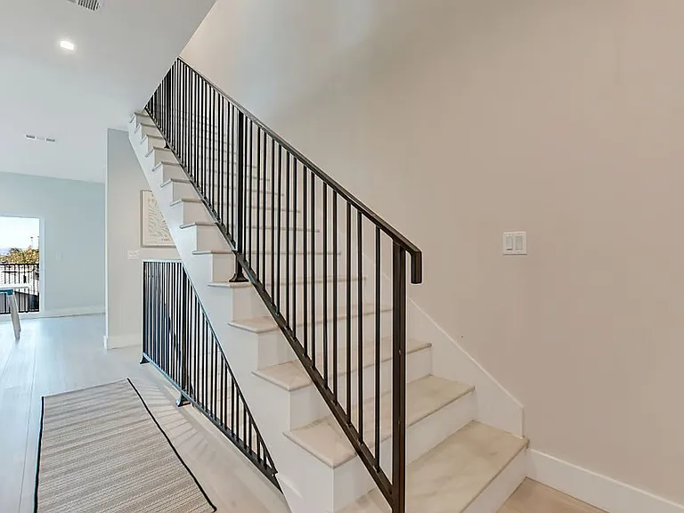 2121 S West View St #B1 — Photo 8