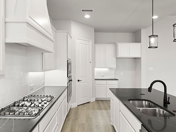 5th image of 2132 Wickersham Rd