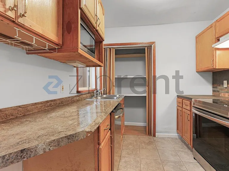 1202 NE 162nd St — Photo 4